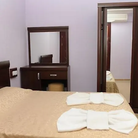 Hotel Ruritania 2*